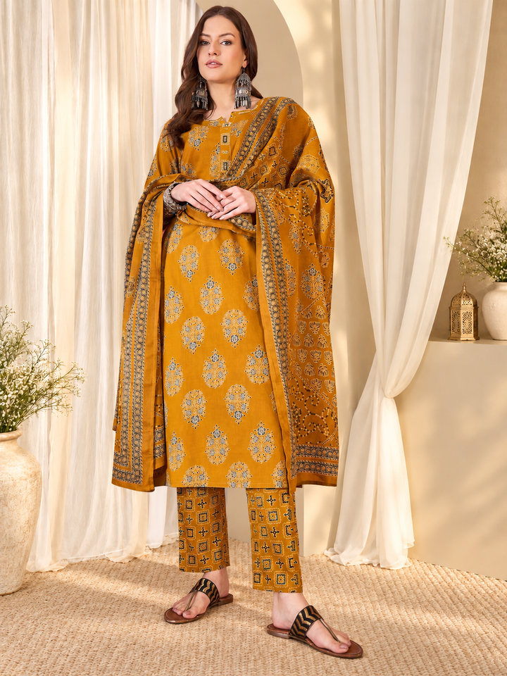 Floral Printed Notch Neck Beads and Stones Pure Cotton Kurta &amp; Trousers &amp; Dupatta