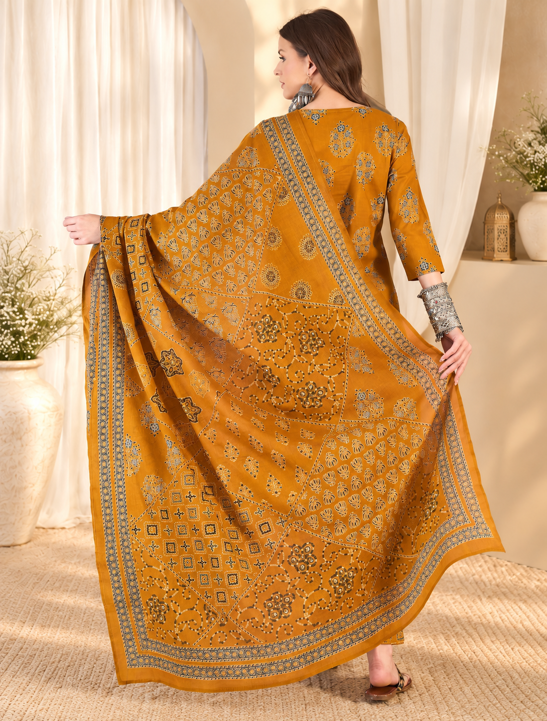 Floral Printed Notch Neck Beads and Stones Pure Cotton Kurta & Trousers & Dupatta