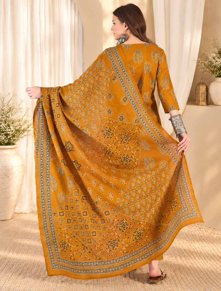 Floral Printed Notch Neck Beads and Stones Pure Cotton Kurta &amp; Trousers &amp; Dupatta