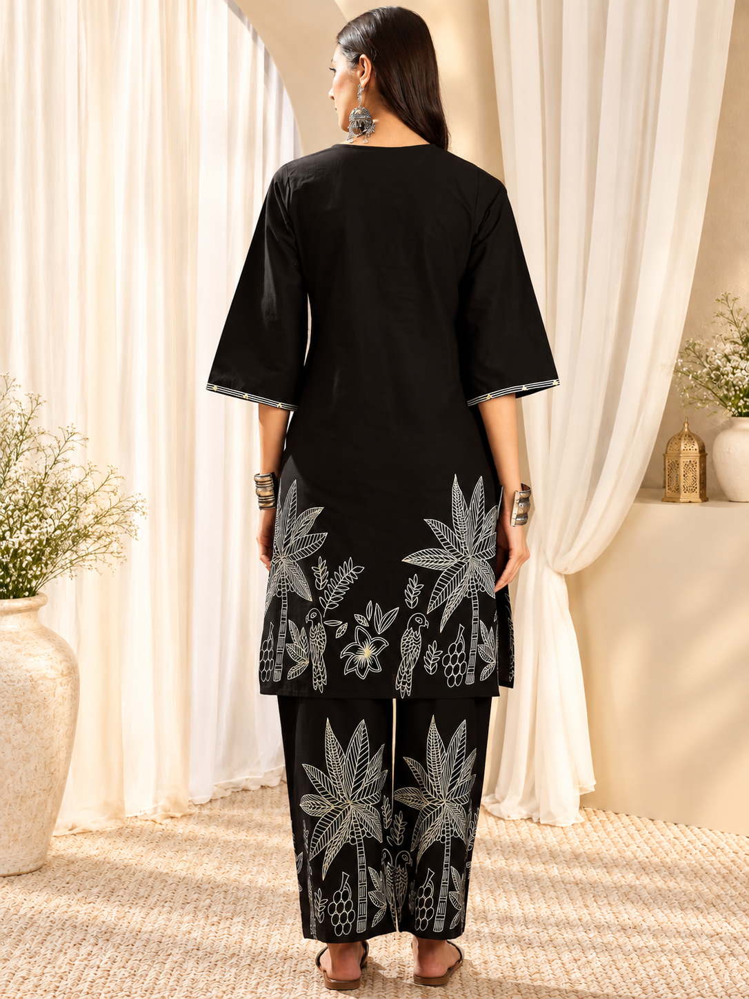 Women's Black Cotton Floral Print Kurta With Trousers Set