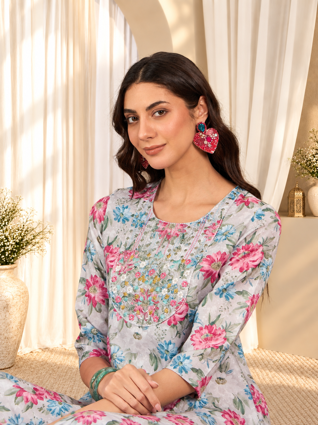 Women's Grey & Pink Pure Cotton Floral Print Straight Kurta
