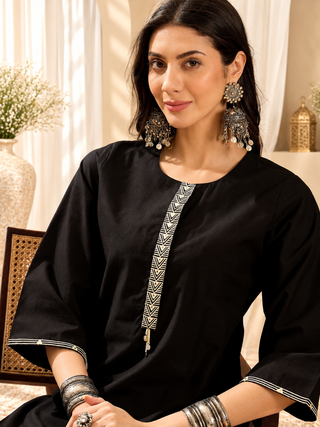 Women's Black Cotton Floral Print Kurta With Trousers Set