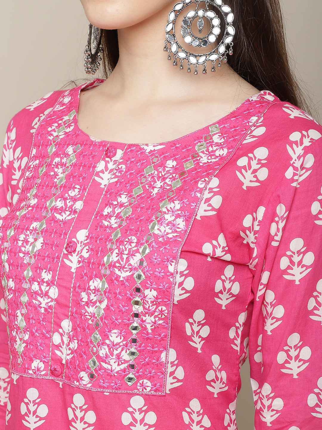 Women's Pink Floral Print Pure Cotton Straight Round Neck Kurta & Trousers With Dupatta Set