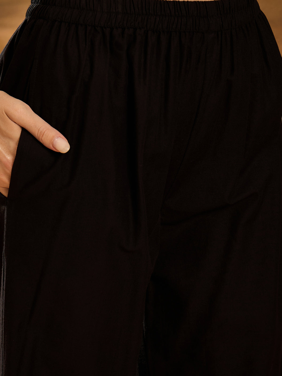 Women's Black Cotton Floral Print Kurta With Trousers Set