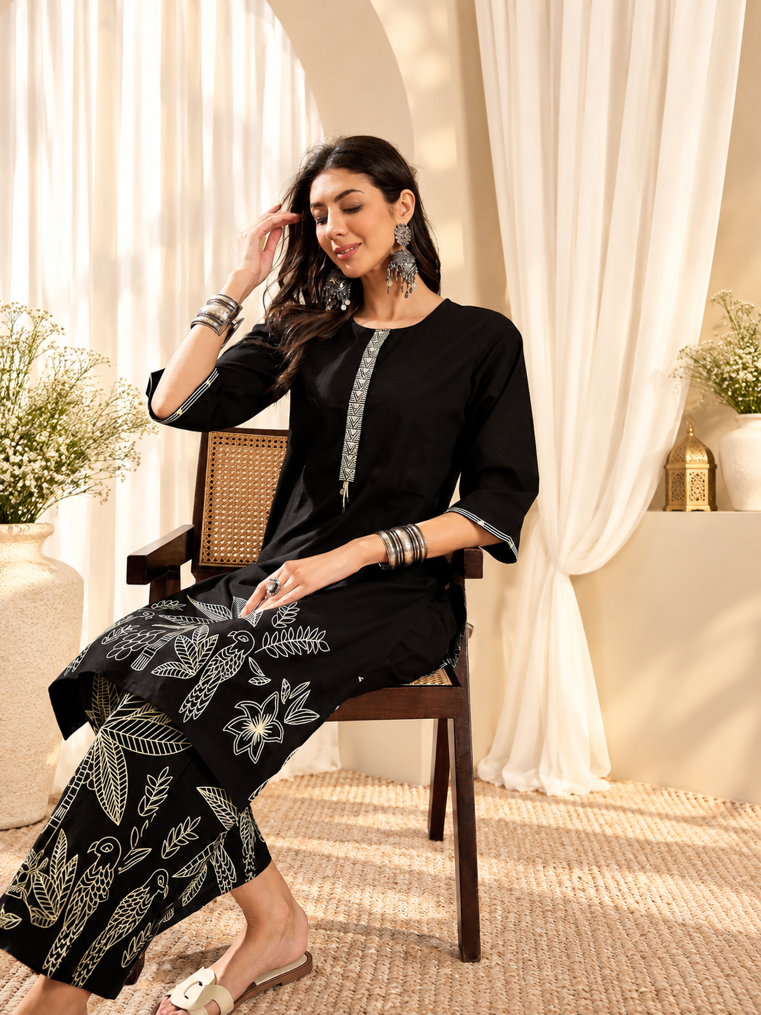 Women's Black Cotton Floral Print Kurta With Trousers Set