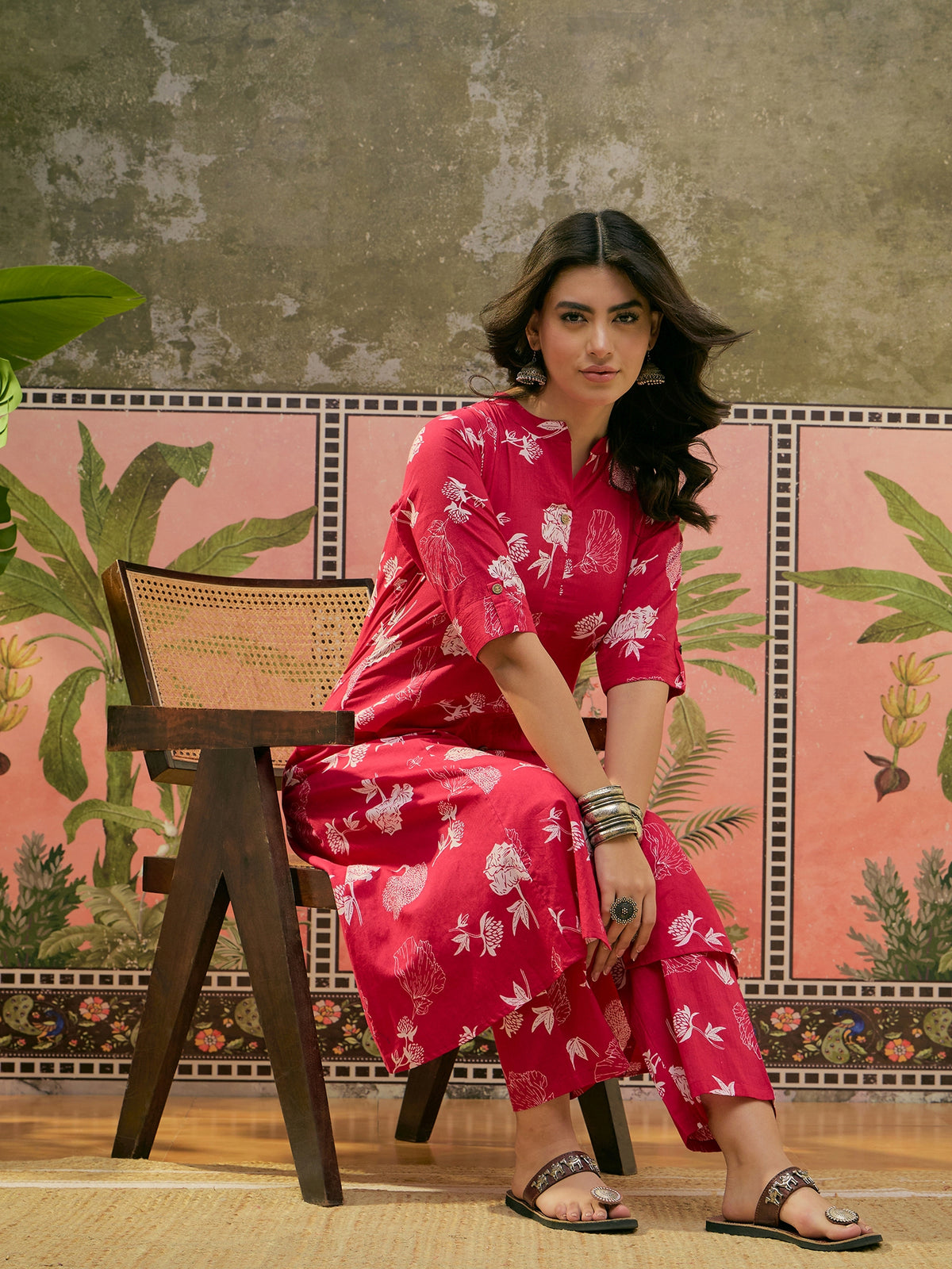 Women's Pink Floral Printed Straight Kurta With Trousers Set
