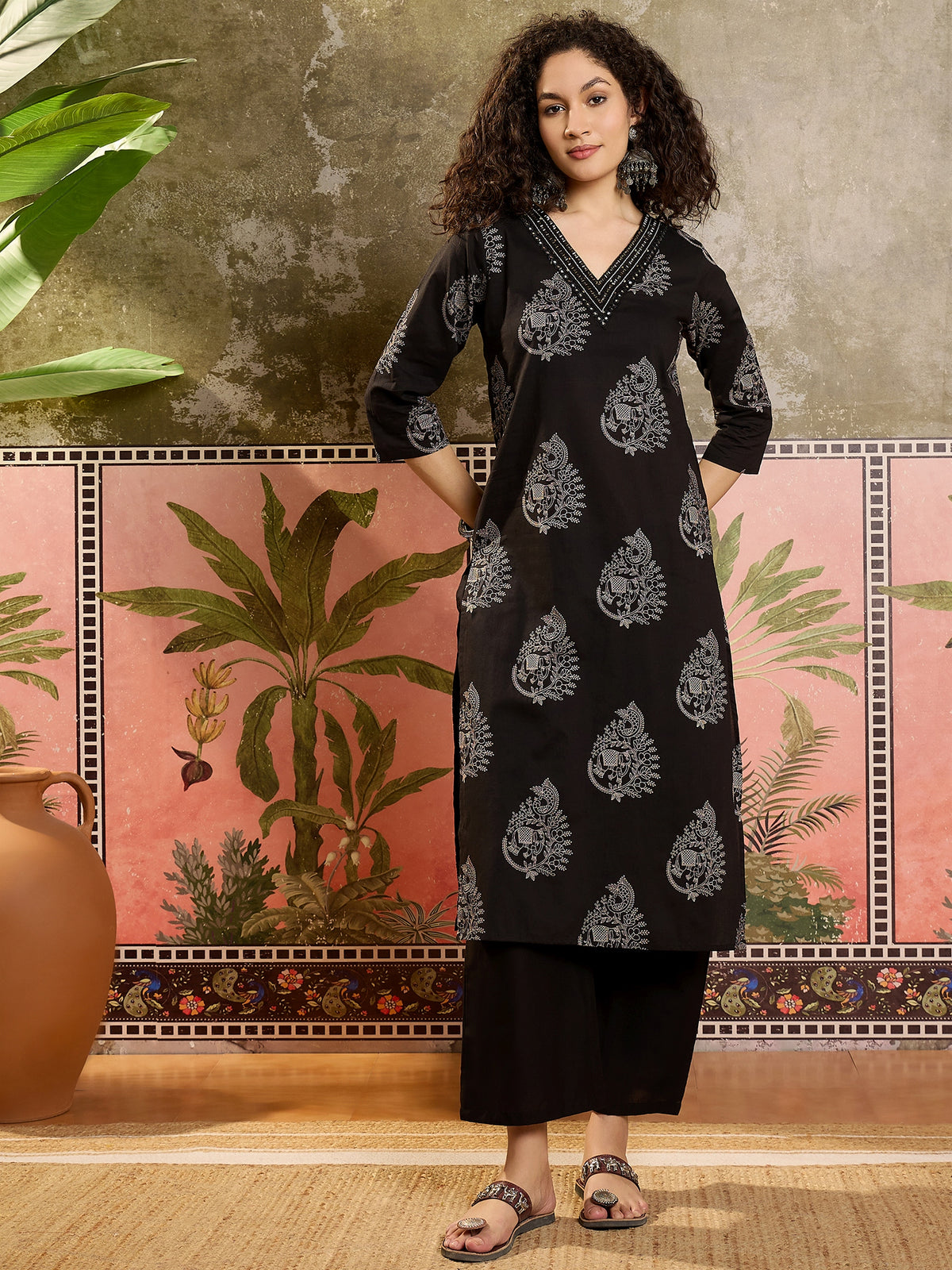 Women's Black Floral Printed V-Neck Kurta With Trousers & Dupatta Set